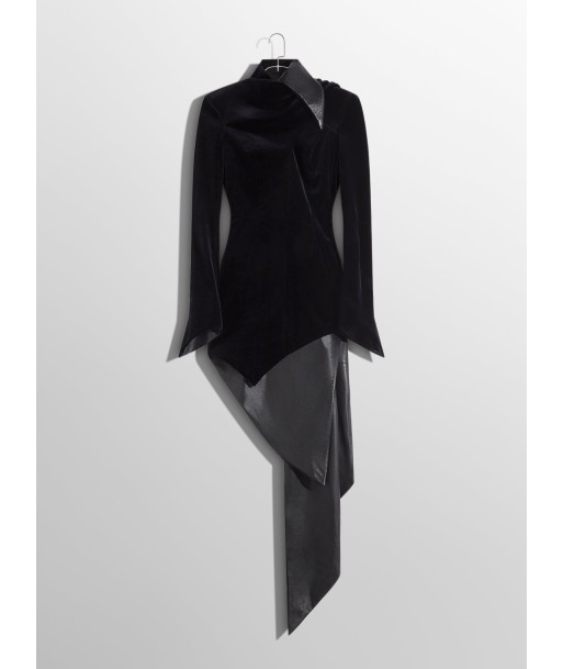 black asymmetrical velvet dress with leather collar le concept de la Pate a emporter 