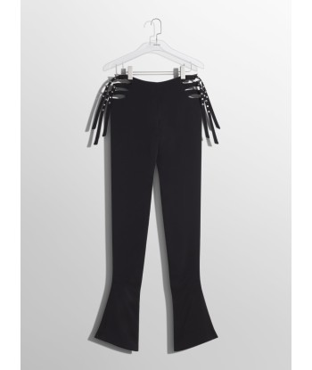 black buckled flare trousers d'Europe débarque