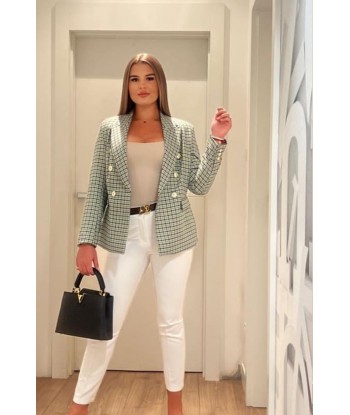 Blazer femme Donatella ouvre sa boutique