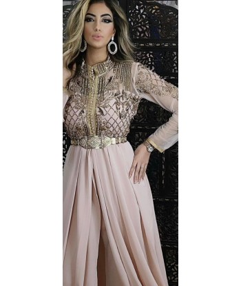 Combinaison caftan ouvre sa boutique